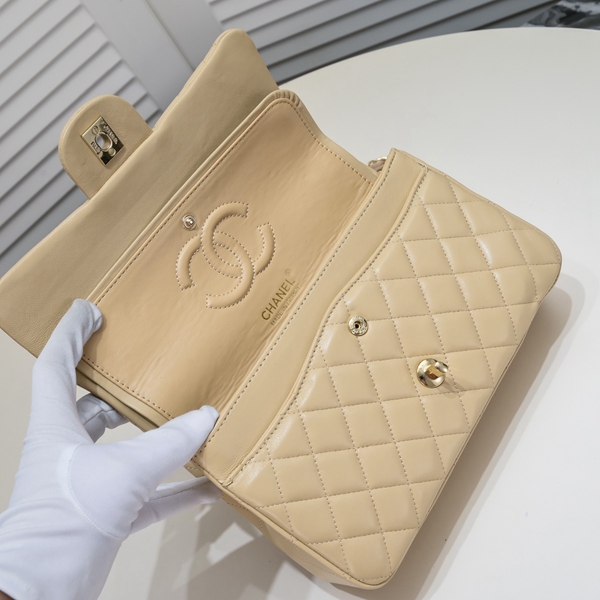 シャネルバッグ角部分ディテール